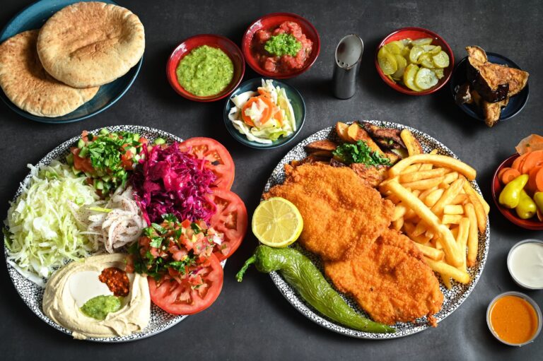צלחת שניצל וצ'יפס